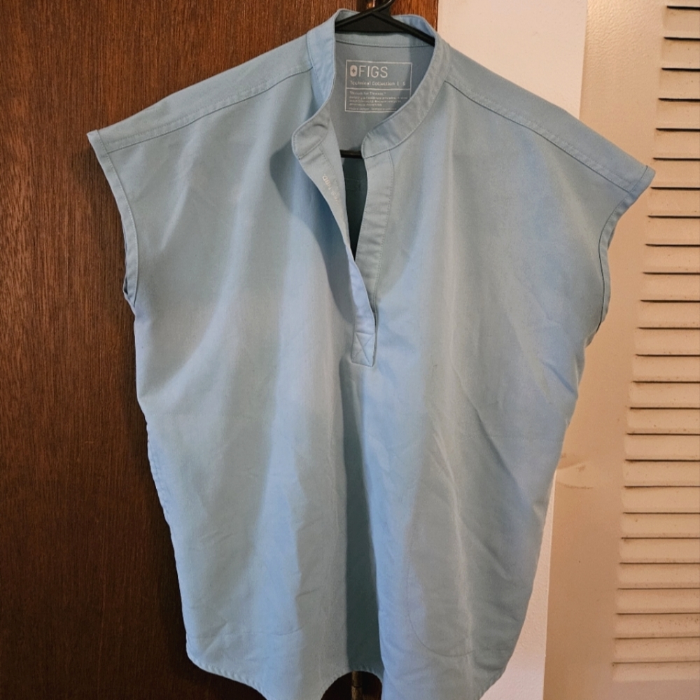 Rafaela oversized scrub top